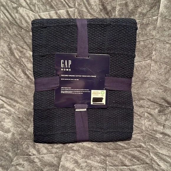 Gap Home textured organic cotton throw with fringe - Picture 3 of 3
